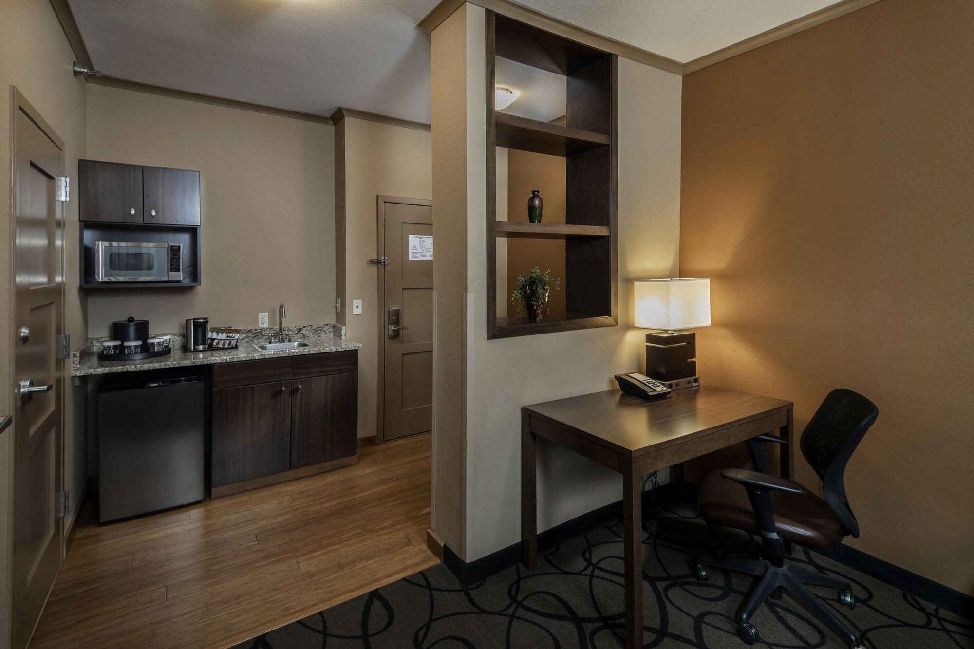 Clubhouse Hotel And Suites Pierre Esterno foto