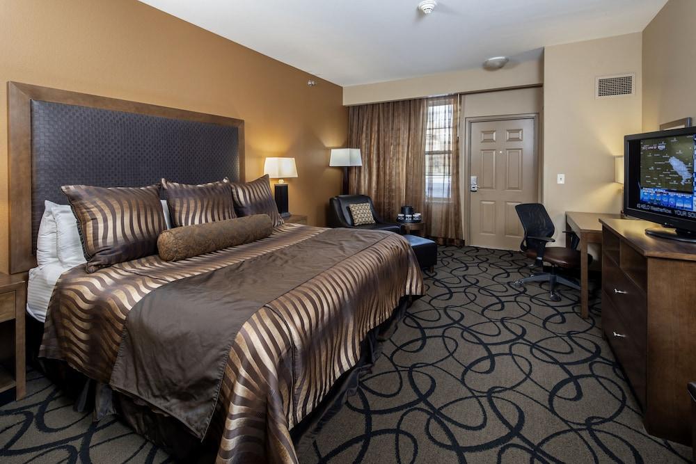 Clubhouse Hotel And Suites Pierre Esterno foto